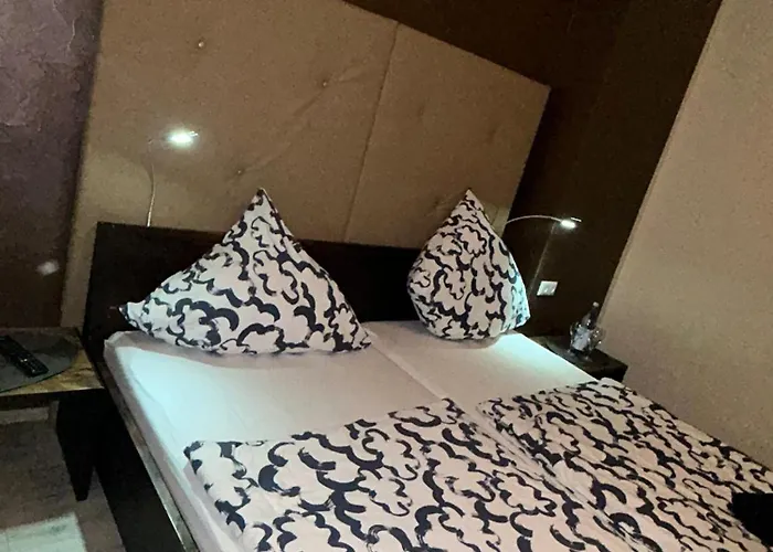 Отель Am Markt Эшвайлер